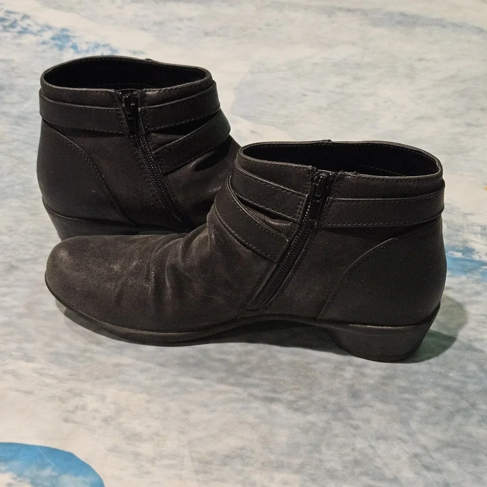 Axioms Women's Black Ankle Booties Side Zip Buckle Accent Low Heel Size 8.5